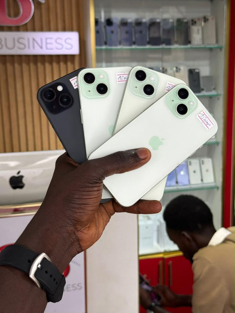 iPhones jaunes et blancs